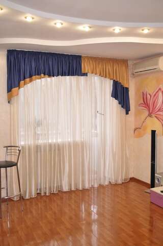 Апартаменты Apartment on Oleksandra Polia Avenue 110 Днепр Номер-студио-1
